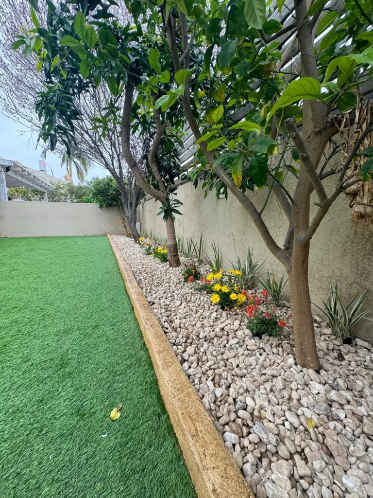 עיצוב חצר אסתטית בבית פרטי